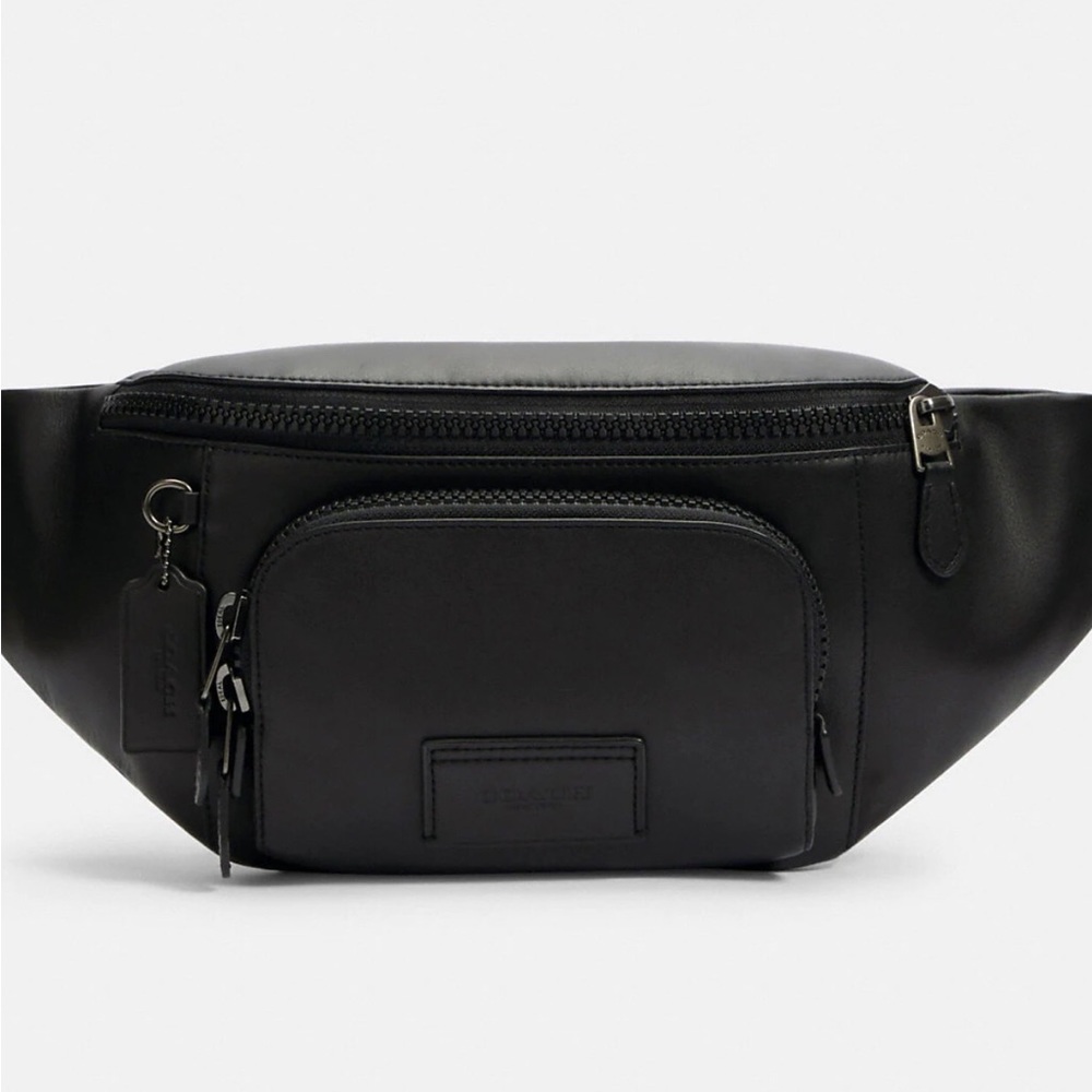 Coach mens calf leather track bag in great condition.